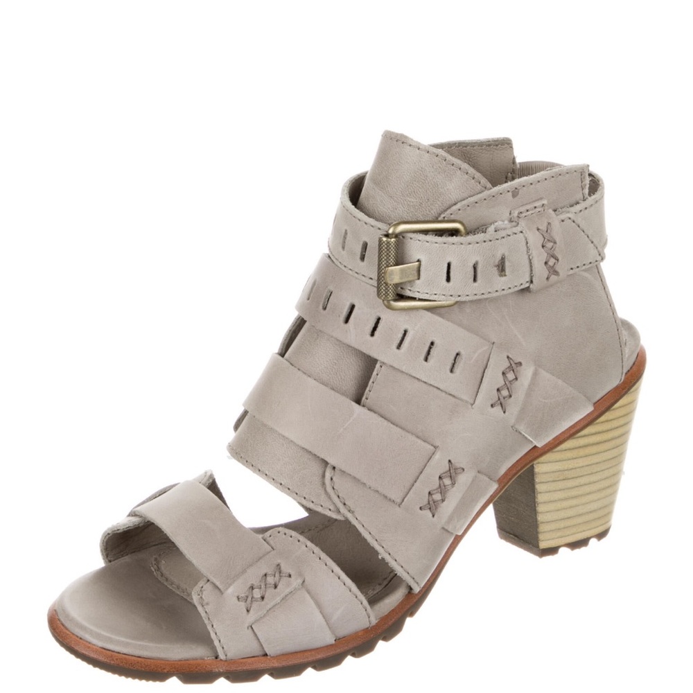 Sorel gray leather buckle gladiator sandals Size 7 very good condition